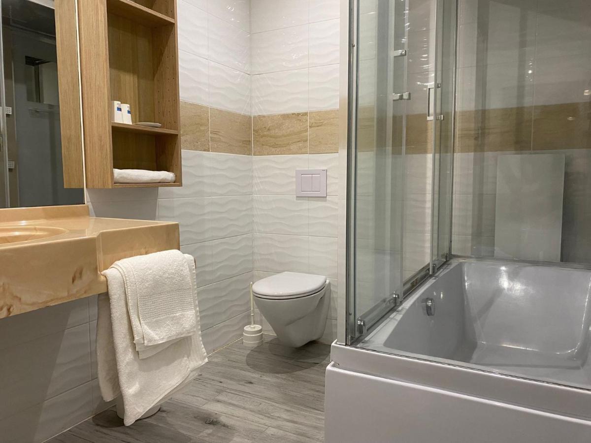 L'Aventure Hotel Morcenx Bagian luar foto
